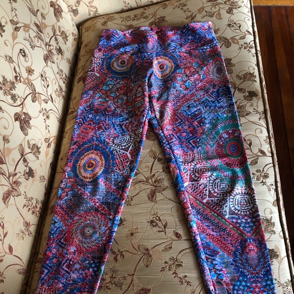 Onzie leggings—great print! - Picture 2 of 4